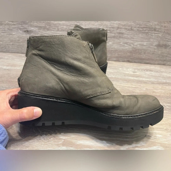 Eileen Fisher Casey‎ Taupe Tumbled Nubuck Chukka Bootie Size 8 - Picture 4 of 12